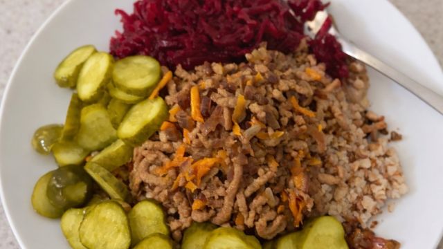 Griķi ar liellopa malto gaļu attēls