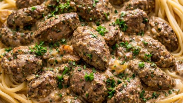 Krēmīgā vistas aknu mērce attēls