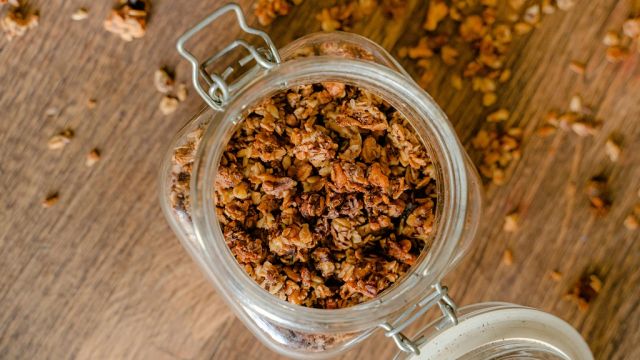 Mājas granola Ziemassvētku stilā attēls