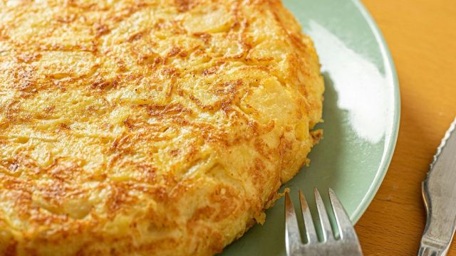 Spāņu kartupeļu tortilla attēls